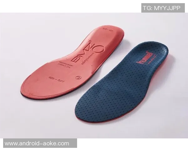 探索hummel足球鞋的独特魅力与性能优势,助你在球场上尽显风采 探索hummel足球鞋的独特魅力与性能优势,助你在球场上尽显风采